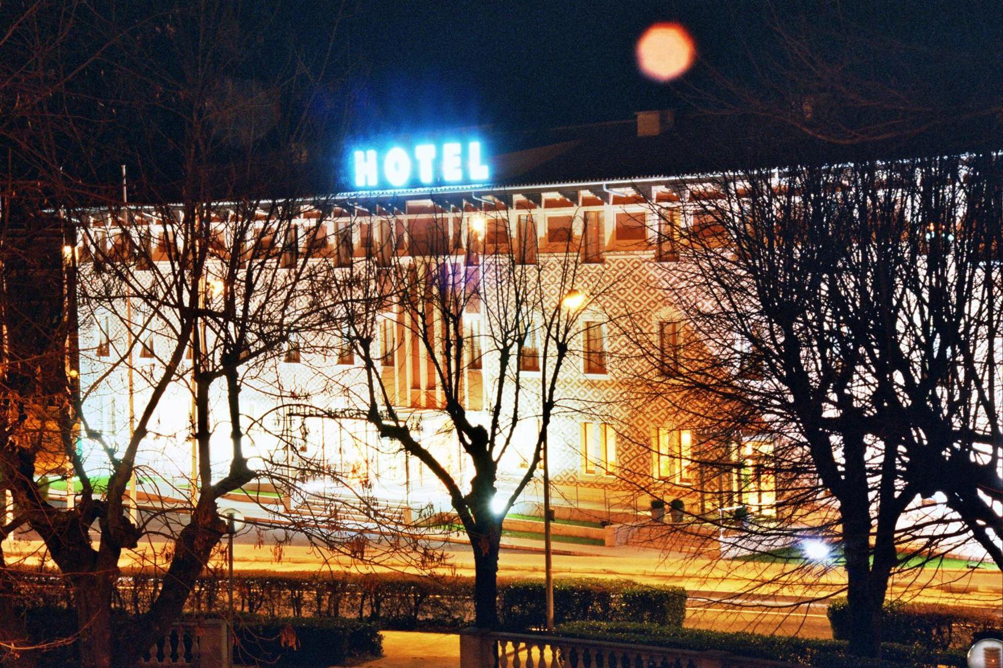 Hotel Berga Park Ngoại thất bức ảnh